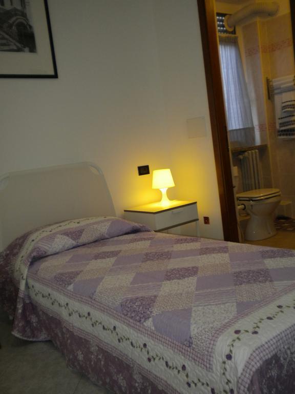 Top Suit Uno - Guest house Brugherio Extérieur photo