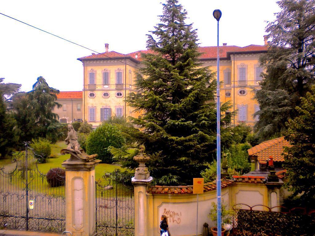 Top Suit Uno - Guest house Brugherio Extérieur photo